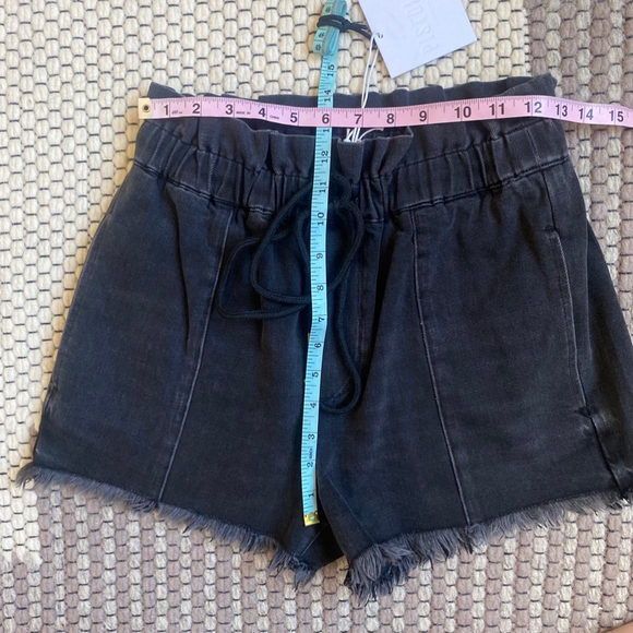 NWT Pistola Salem Cooper Paperbag Drawstrings Short in Black Size Small - Picture 7 of 7